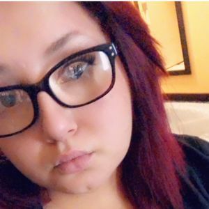 Meet your Posher, Selena